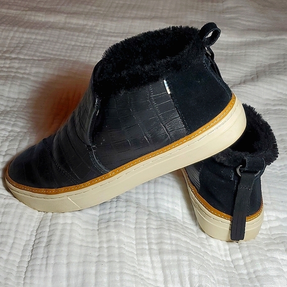 COPY - Toms Black Croc Embossed Leather Faux Fur Paxon Slip On Shoe. SZ 9 - Picture 1 of 7
